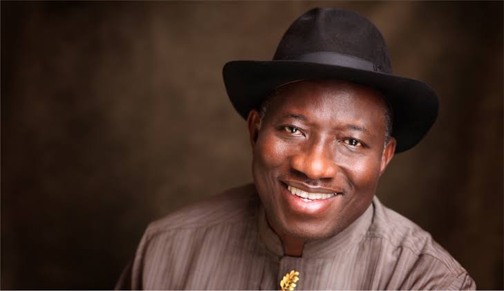 MubailuG's tweet image. Nigerians will miss me when I leave office — Goodluck Jonathan.

Yeah indeed, we really miss you sir the hero of our democracy.

PLS 1,000,000 RETWEET FOR PAPA JONA TO SHOW HIM SOME LOVE.

@HAHayatu @Nations4atiku @DRElMo_ATIKU @PDP_2023 @DokunOjomo @PDPVanguard @henryshield