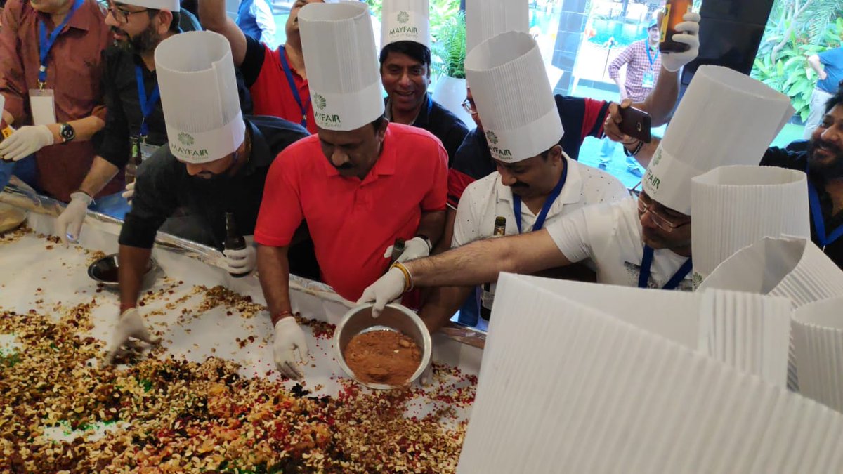 KVijayMohan2's tweet photo. Cake mixing @MayfairResorts @indianMICE https://t.co/nh6gevmngI