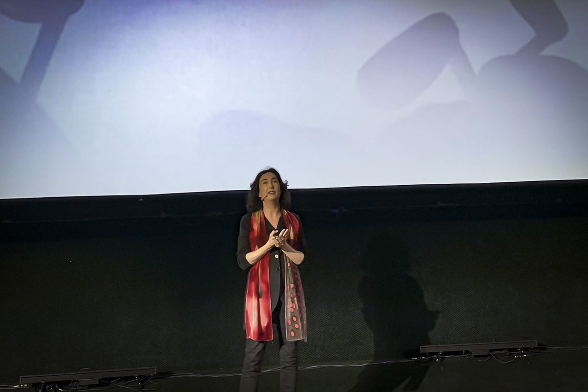 escuelaesin's tweet photo. Otro gran día para Esin. Esta vez tocó brillar a @patriciagaldon_  en el #ForoElxEmplea  junto a otros grandes de la talla de @elsapunset, @zapatatenor, José Mª López Gras y @Yoriento. 
Gracias al Ayuntamiento del Elche y a @GuzmanMtnez https://t.co/ThWssNo4jf