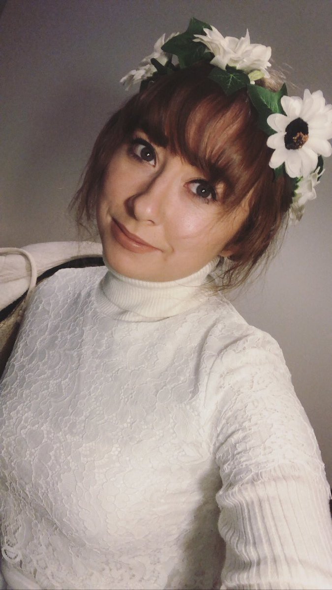 katelyn_995's tweet photo. Off to Greystones with work today to help shoot ‘Ancients Rising’ amongst the cliffs and caves of a Wicklow beach! The idea is to capture the sacred feminine with artwork of ancient goddesses illuminating rock surfaces and white clothes! #Herstory #AncientsRising https://t.co/dgDOieLhj2