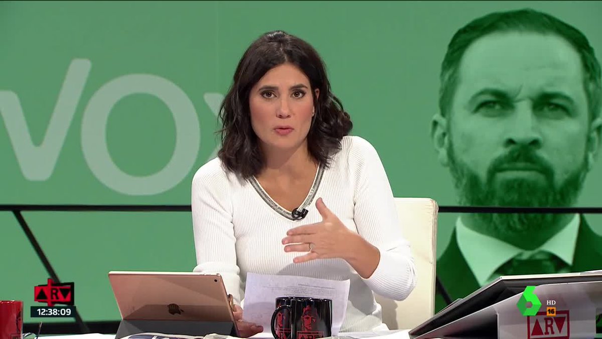 DebatAlRojoVivo's tweet photo. 🔴 María Llapart responde a los ataques de la diputada de Vox contra el feminismo: "Es muy difícil decir tantas barbaridades seguidas" ➡ https://t.co/C1jjdQHZcb https://t.co/Csql6Ssgvk