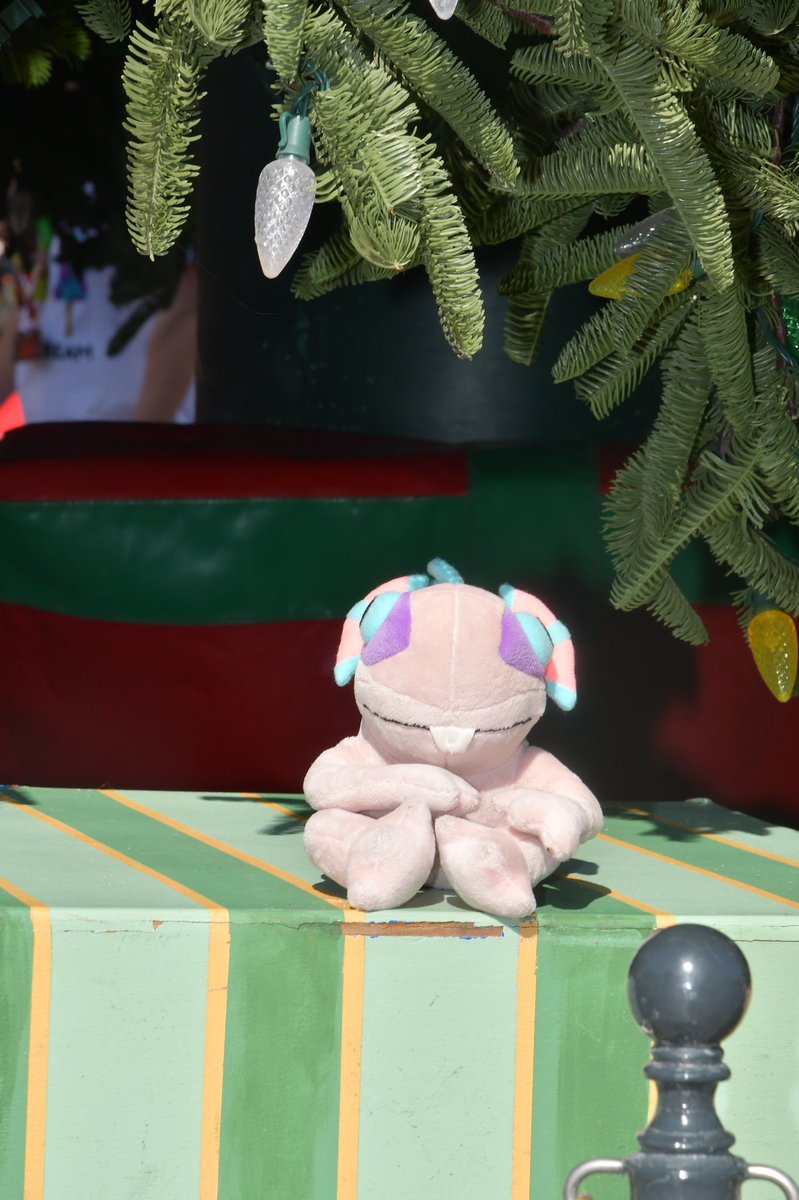 WheresVishnu's tweet photo. Mrrrgrrlglglmrgl 
TRANSLATION: I went to #Disneyland and got this awesome tree picture! Biggest holiday tree EVAR! 

#WheresVishnu #Murloc #ChristmasTree https://t.co/bPXyxtqbCc