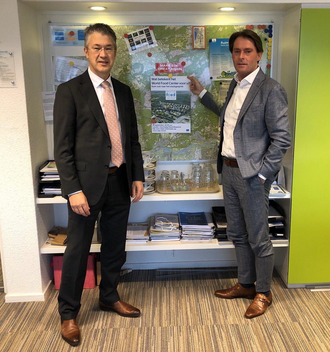 Op bezoek bij collega-‘Food’wethouder <a href="/LeonMeijer_/">Leon Meijer</a> van <a href="/GemeenteEde/">Gemeente Ede</a> om te praten over de ontwikkeling van <a href="/WFCnl/">World Food Center</a> in zijn gemeente. Een bijzonder inspirerend gesprek met waardevolle tips en aandachtspunten waar ik voor de route naar het Foodlab in <a href="/gemeenteHW/">gemeenteHW</a> mee verder kan!