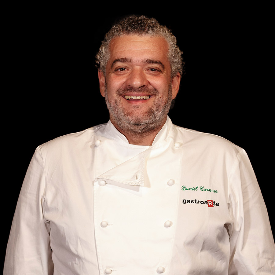 ForoMarAlboran's tweet photo. Las recetas del mar de los cocineros de Gastroarte

Dani Carnero, Mejor Chef de la Academia Malagueña de Gastronomía (2016) y 1 Sol Repsol, nos ofrece un plato elaborado con rata en caldo corto y rouille de sus interiores.

Puedes ver la receta aquí: https://t.co/R9OXfSDX6y https://t.co/Cf1AlgzVEC