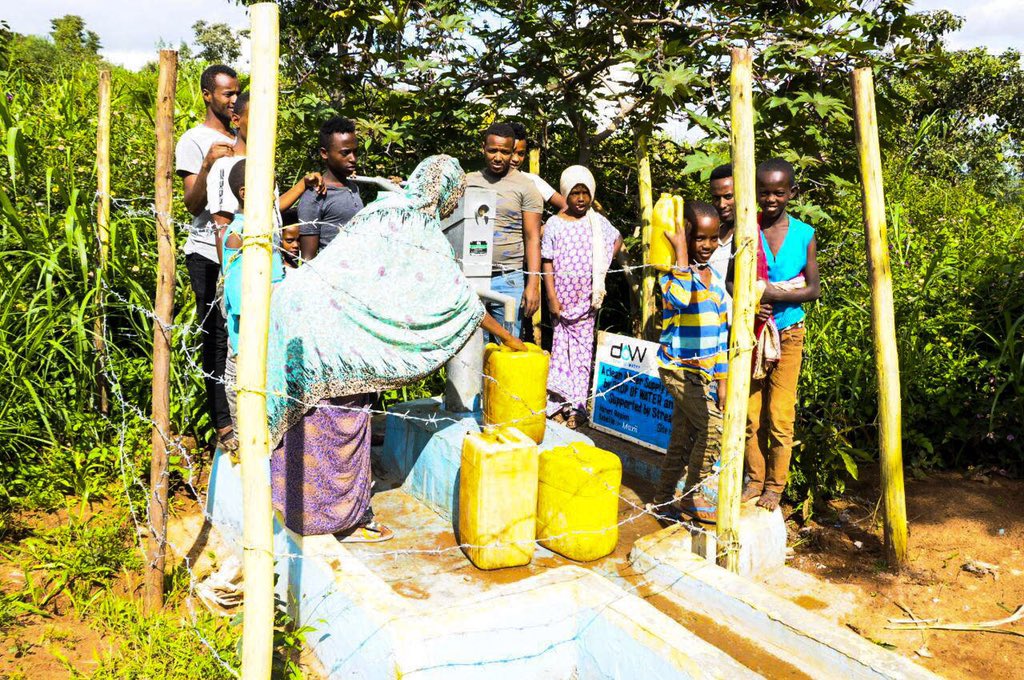 dropofwaterorg's tweet photo. @dropofwaterorg newest project Stop-Harar. የገንደ አሊ ነዋሪዎች ንፁህ ውሀ እየጠጡ ነው #CleanWater #ruralcommunities #Ethiopia https://t.co/YIUr7FXg4C