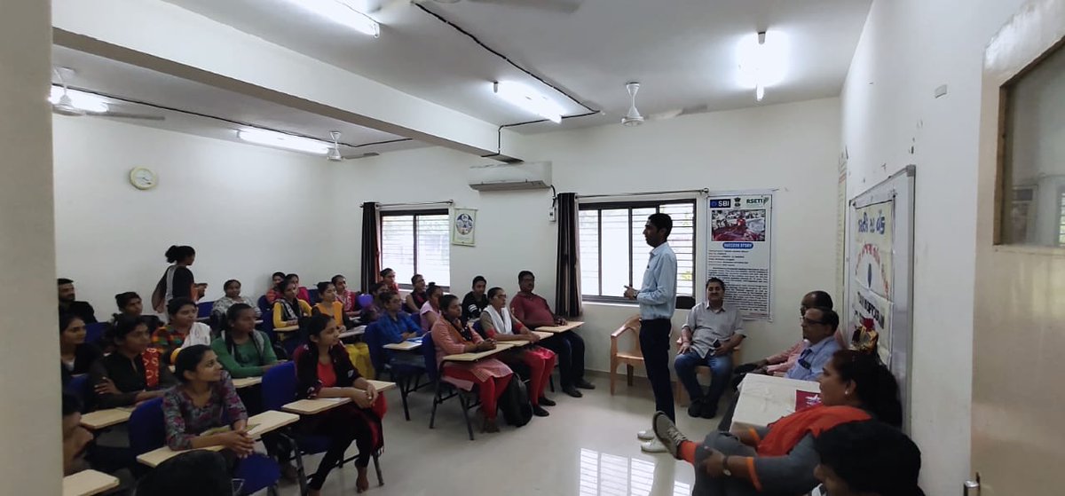 Arjunkrishnahir's tweet photo. For rural youth's self employment. training programs organized yearly to train 750 youths &amp; shg women under   #DRDA #sbirseti Recently Started  30 days 'Computerized accounting' Training for 25 Rural youth of junagadh dist. wished her best future.,
@DdoJunagadh @collectorjunag https://t.co/WW4hE8CwkF