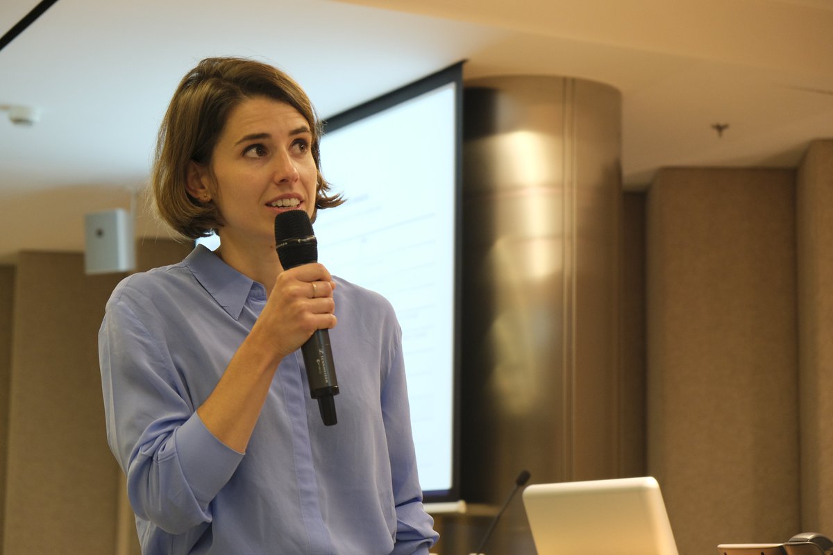 lin3s's tweet photo. Nuestra #analista @iriondo_amaia explica en detalle cómo transformamos los objetivos estratégicos de nuestros clientes en goals y KPI's digitales, medibles y analizables #LIN3SData #Analítica #Bigdata #LIN3SMadrid https://t.co/NDinwxcLwB