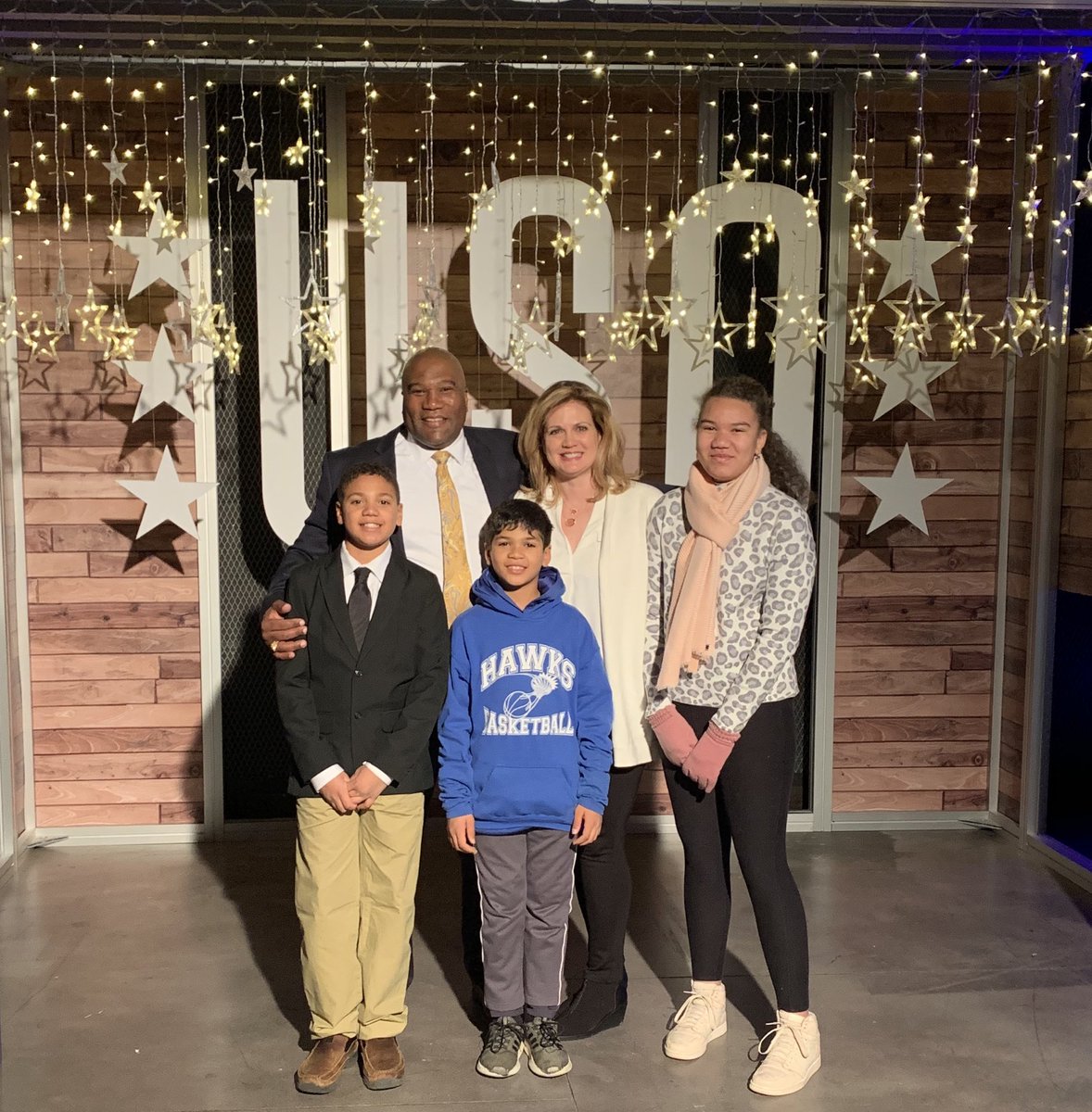 JennBRobinson's tweet photo. Thanks to the USO for serving our military around the world! We had a great time at the Anthem thank you! @jdcrouch2 @WValderrama @brantleygilbert #BackstageAtTheUSO #friendsoftheUSO #betheforce https://t.co/x4EiL1Aqbq