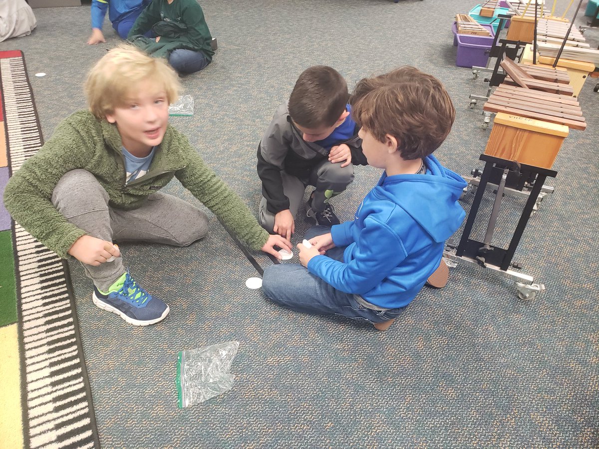 LPK5Music's tweet image. 1st grade is using floor staffs to create patterns using sol mi and la.  #ALCOS Standard 4