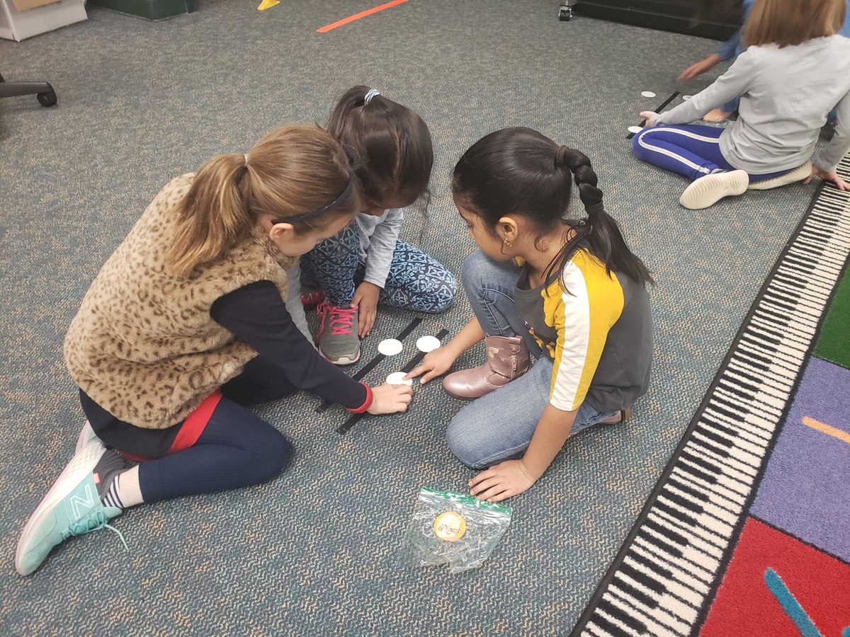 LPK5Music's tweet image. 1st grade is using floor staffs to create patterns using sol mi and la.  #ALCOS Standard 4