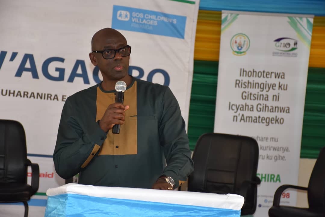 Rose Rwabuhihi (@roserwabuhihi) on Twitter photo <a href="/CivilSocietyRW/">Rwanda Civil Society Platform</a> @rrlf_rwanda &public institutions should coordinate &ensure perpatrators of child abuse are brought to justice. work together to support victims in including preventing harassment in family <a href="/BusingyeJohns/">Busingye Johnston</a> <a href="/RwandaGender/">Ministry of Gender & Family Promotion | Rwanda</a> <a href="/GenderMonitorRw/">Gender Monitoring Office | Rwanda</a> <a href="/Rwanda_Justice/">Ministry of Justice</a> <a href="/CivilSocietyRW/">Rwanda Civil Society Platform</a> @rrlf_rwanda &public institutions should coordinate &ensure perpatrators of child abuse are brought to justice. work together to support victims in including preventing harassment in family <a href="/BusingyeJohns/">Busingye Johnston</a> <a href="/RwandaGender/">Ministry of Gender & Family Promotion | Rwanda</a> <a href="/GenderMonitorRw/">Gender Monitoring Office | Rwanda</a> <a href="/Rwanda_Justice/">Ministry of Justice</a>