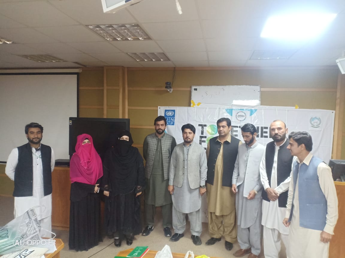 TFTolerance's tweet image. TFT Team from University of Science and Technology, Bannu recently conducted an amazing session on Peace and Tolerance in their University to inculcate the message of peace and tolerance.

#HumaraAzm
#Srengthening_Student_Bodies
#TogetherForTolerance
#TeamBannu