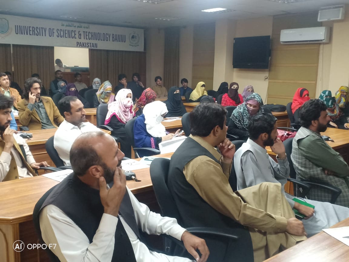 TFTolerance's tweet image. TFT Team from University of Science and Technology, Bannu recently conducted an amazing session on Peace and Tolerance in their University to inculcate the message of peace and tolerance.

#HumaraAzm
#Srengthening_Student_Bodies
#TogetherForTolerance
#TeamBannu