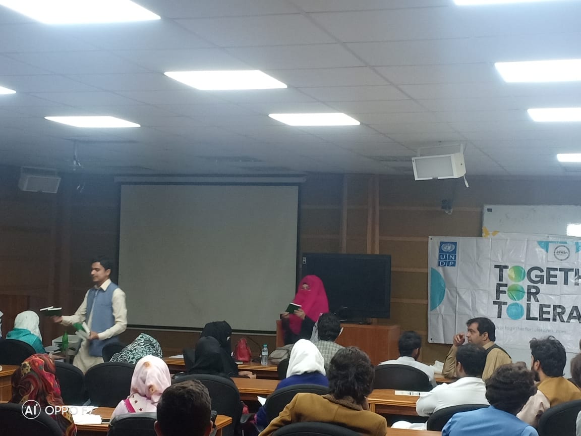 TFTolerance's tweet image. TFT Team from University of Science and Technology, Bannu recently conducted an amazing session on Peace and Tolerance in their University to inculcate the message of peace and tolerance.

#HumaraAzm
#Srengthening_Student_Bodies
#TogetherForTolerance
#TeamBannu