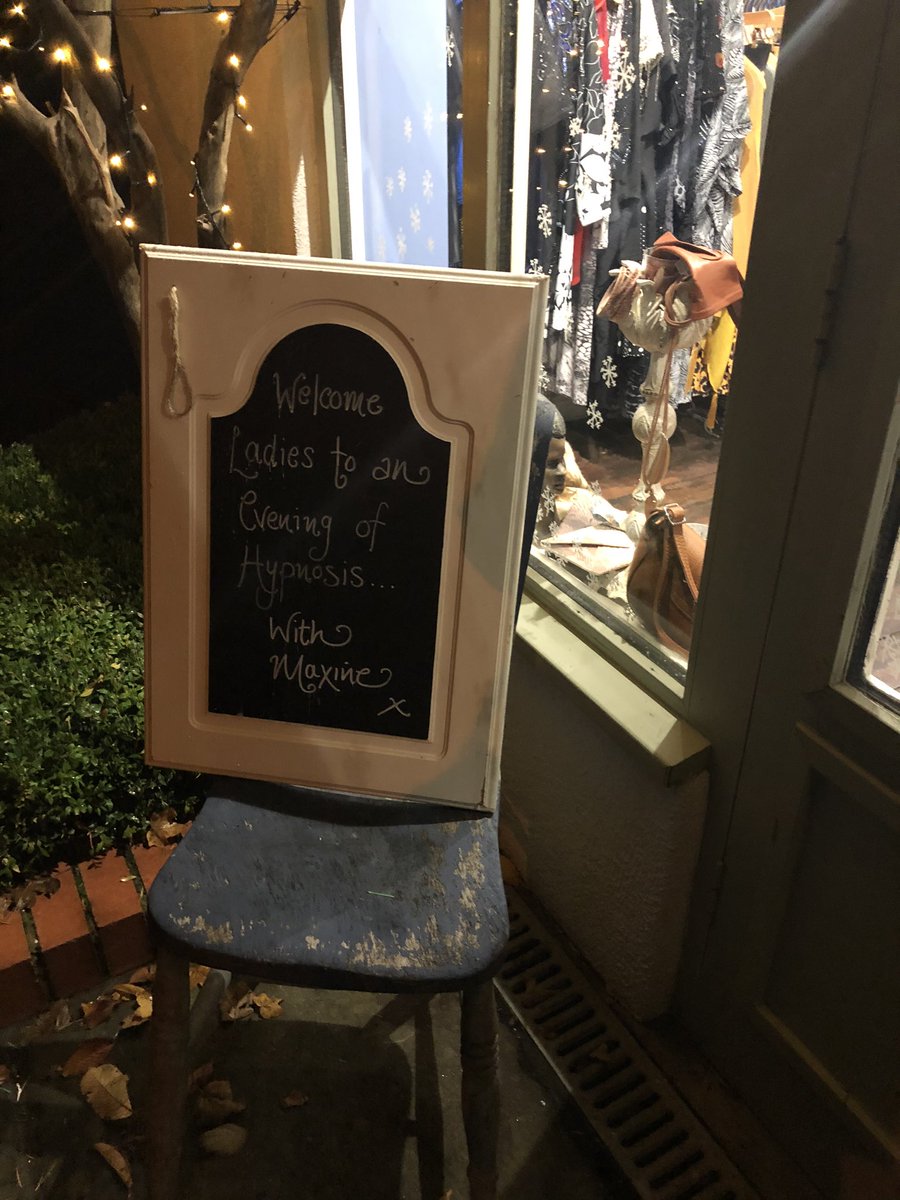 Hypnotising whilst you shop....could be dangerous! #hypnosisworks
#maxinekineticshift