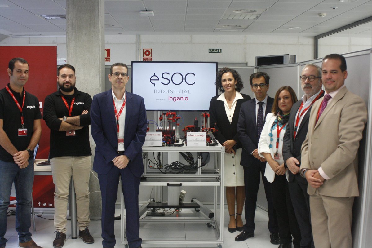 Ingenia_es's tweet photo. El Secretario General de Empresa, Innovación y Emprendimiento de la Junta de Andalucía @mortigosab y la directora general de Economía Digital e Innovación @LoretoDelValle han visitado hoy nuestras instalaciones del Centro de Operaciones de Seguridad Industrial @EconomiaAnd https://t.co/iuUV72NJ2q