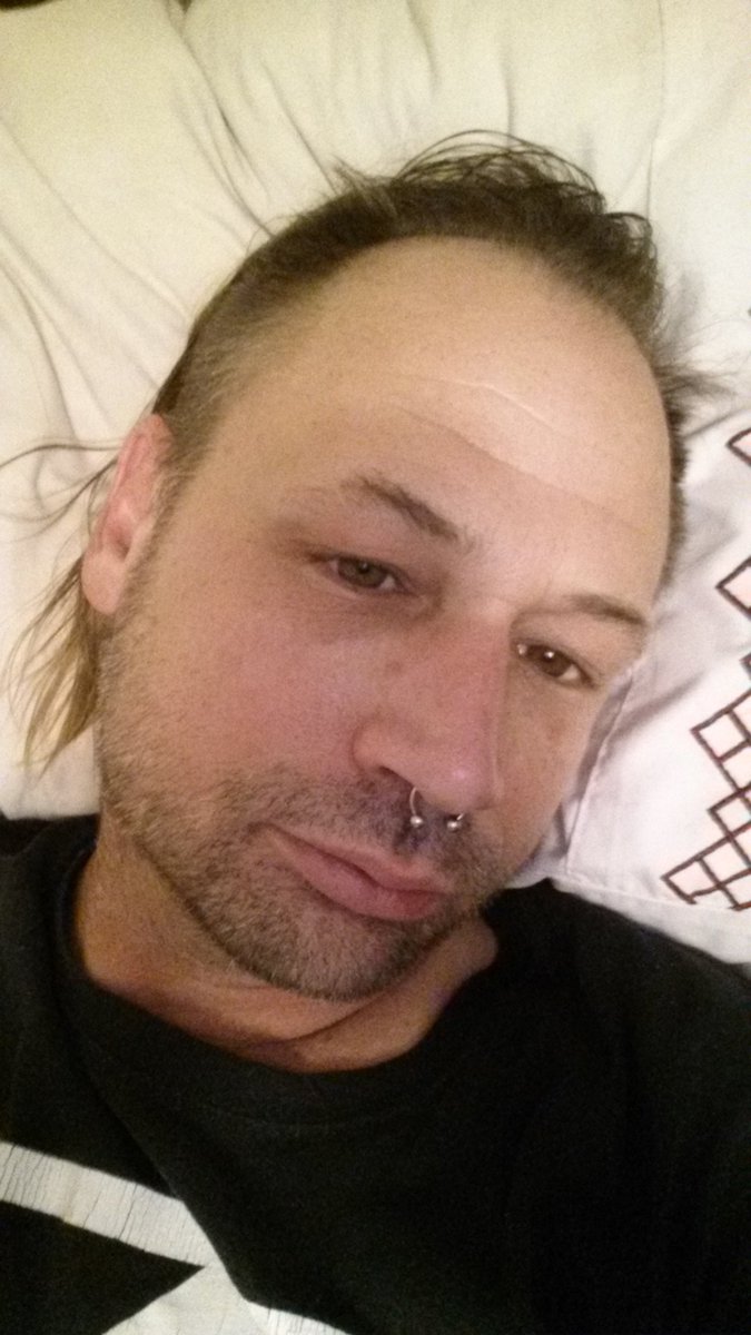 ThomaxGreen's tweet photo. When you see me here can you really honestly believe that in a few years I will be half a century old #vampire #selfie https://t.co/9jVwm6892X