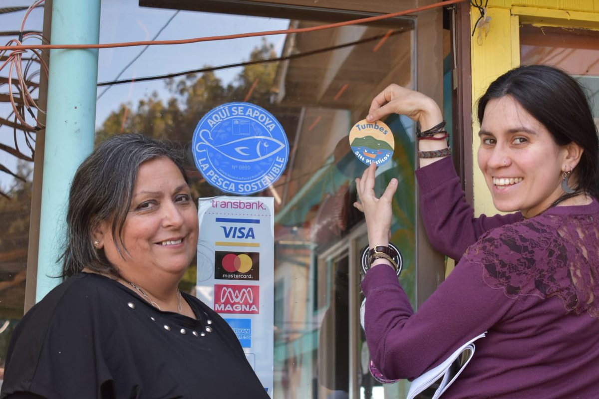 ¡Caleta Tumbres sin plástico! locatarios se comprometen a abandonar los plásticos desechables en la caleta.
🌊Para celebrar el compromiso mañana nos encontramos en una limpieza de playa 👉🏻 ¡inscríbete! #Concepcion 

fundacionelarbol.cl/2019/11/14/cal…