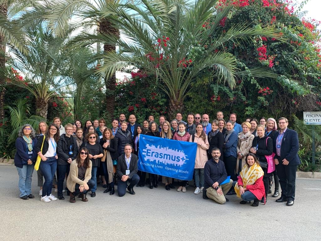 Damos por finalizado 🔜 #ErasmusPlus NA Informal Meeting of the School Sector

Las agencias del programa de Educación Escolar se reúnen en España para discutir el futuro de Erasmus para el período 2021-27 

<a href="/EU_Commission/">European Commission</a>
<a href="/educaciongob/">Ministerio de Educación, FP y Deportes</a>
<a href="/CienciaGob/">Ministerio de Ciencia, Innovación y Universidades</a>