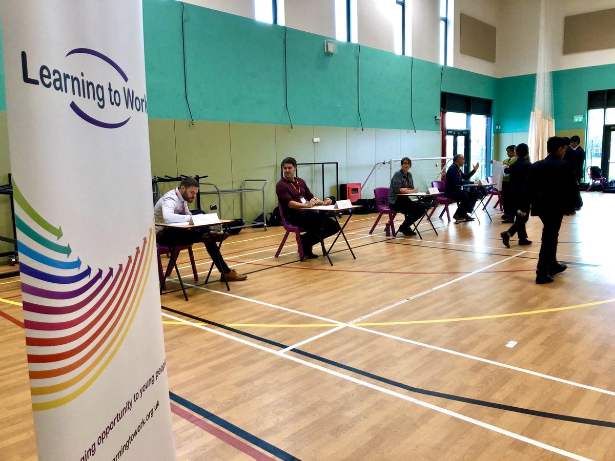 Our business volunteers are all set to hear the brilliant #recycling enterprise ideas from <a href="/LynchHillEA/">Lynch Hill Enterprise Academy</a> students! Thank you to <a href="/LearningtoWork/">Learning to Work</a> volunteers from <a href="/O2/">O2</a>, @ClivedenNT and <a href="/cacti_sprout/">𝙲𝚊𝚌𝚝𝚒𝚂𝚙𝚛𝚘𝚞𝚝</a>!