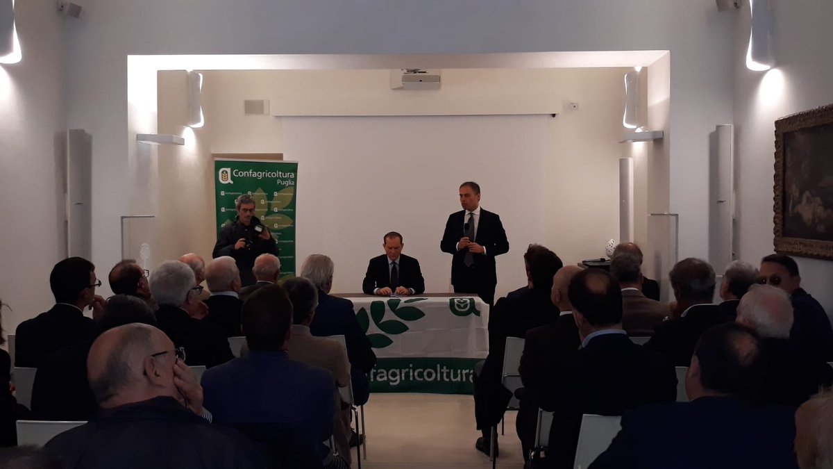 ConfagriTa's tweet photo. #ConfagricolturaDay, @masgiansanti incontra le aziende agricole a Bari: “Uscire dallo stallo valorizzando l’#agricoltura, vera grande impresa della #Puglia” https://t.co/e9cF9xosdl