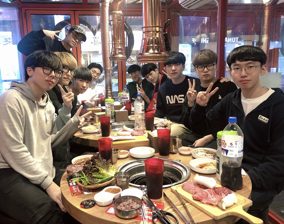 TheMetaGaming's tweet image. #MetaAthena 와 Apex Legends 선수들이  경기콘텐츠진흥원과 성남산업진흥원에서 진행한 ✏️e스포츠선수 기초소양교육 프로그램✏️에 참여했습니다.

법률, 인성, 커뮤니케이션에 대한 유익한 강의! 열공 모드로 퀴즈 상금도 두둑히!

더욱 성숙한 #MetaGaming 으로 거듭나겠습니다😊
