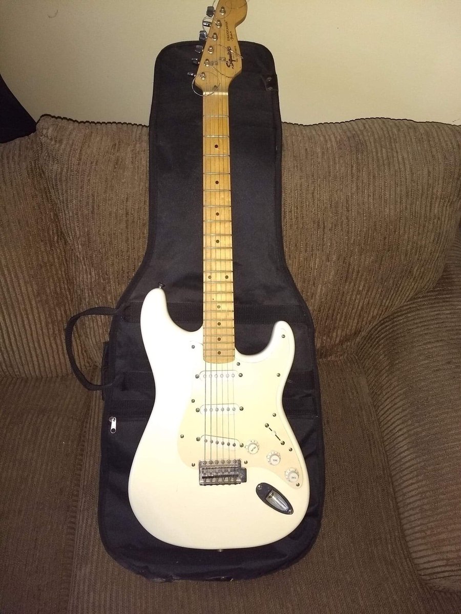 New to me 1990’s #Squire!  Getting a loaded <a href="/SeymourDuncan/">Seymour Duncan</a> everything axe pick guard soon!