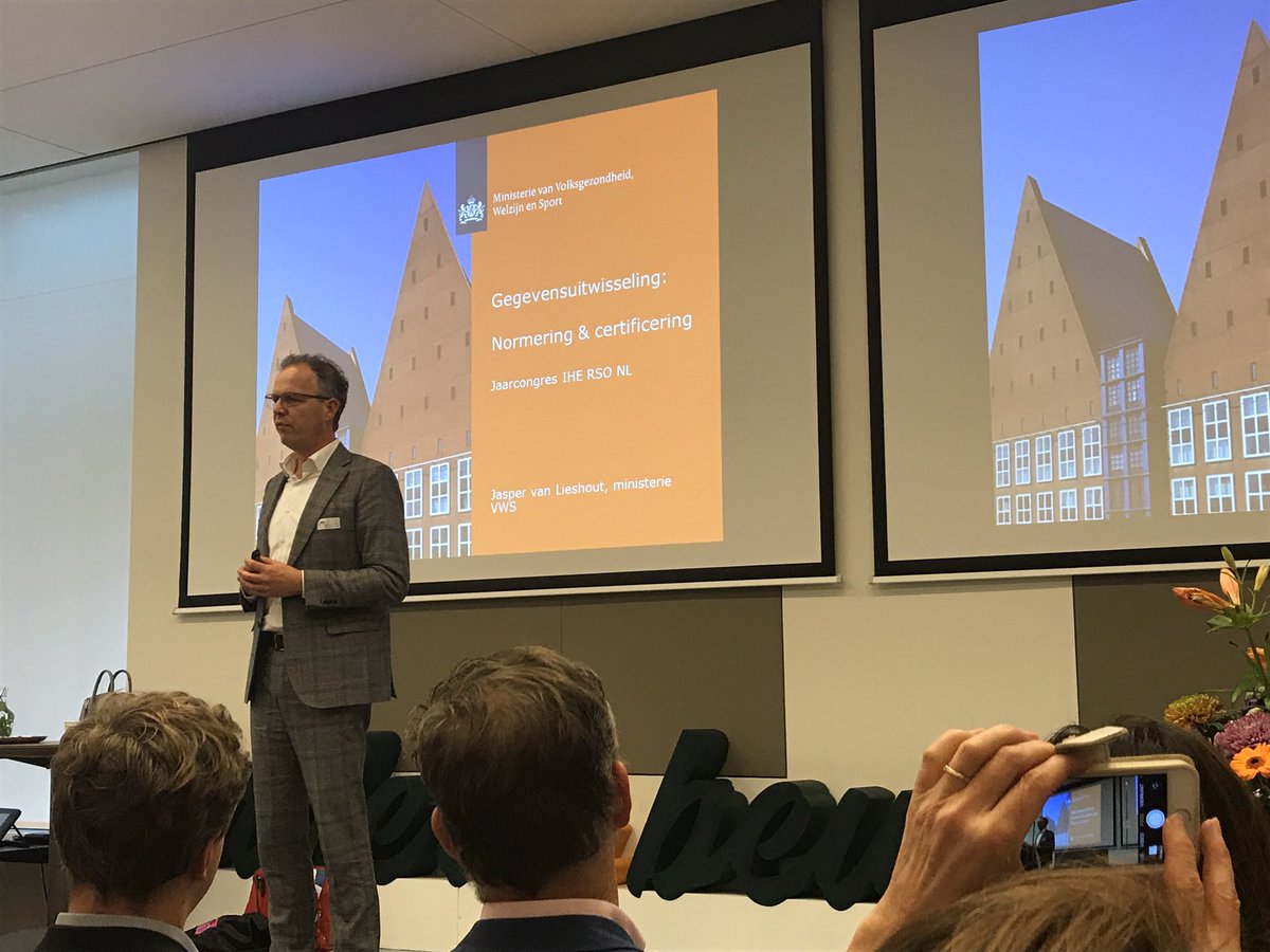 #digitaliseringindezorg <a href="/egerrit/">Erik Gerritsen</a> VWS/Jasper van Lieshout tijdens #IHERSO19 “gebruiker staat nog steeds onvoldoende centraal”