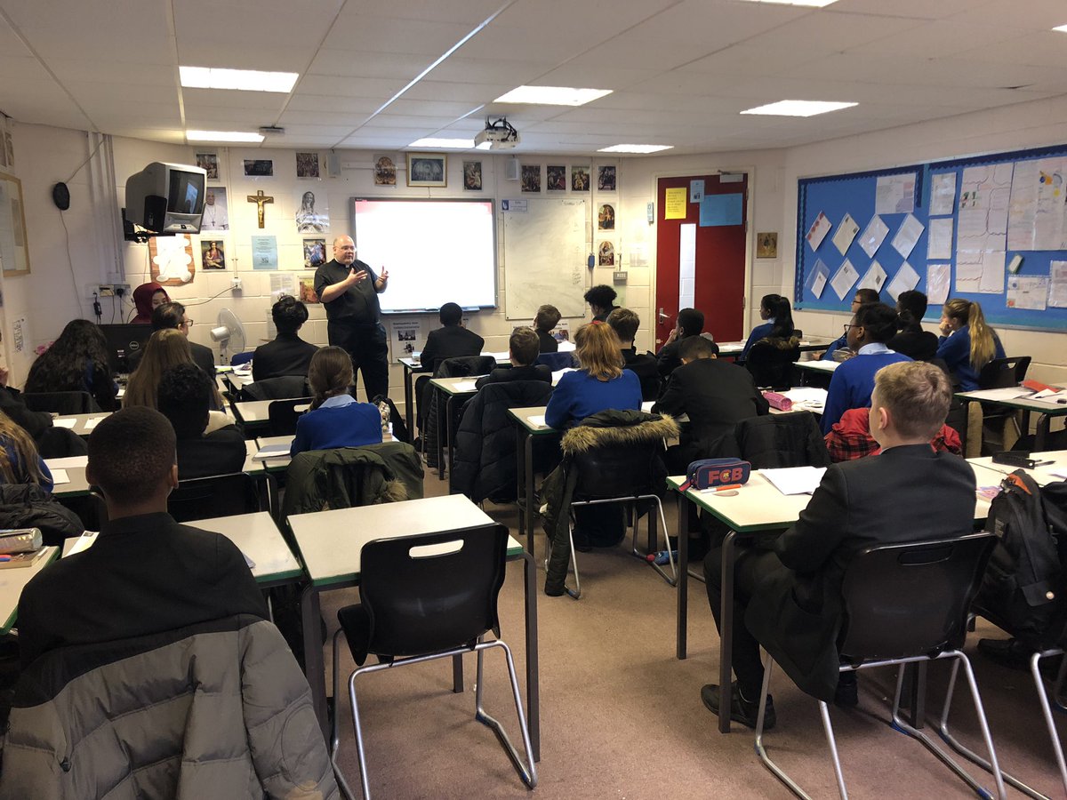 CNSLuton's tweet photo. We are delighted to welcome Fr Wayne into school today to talk about the work of @MissioUK and the visit to @stmartins1962 of the miraculous image of Our Lady of Guadeloupe #Mission #EMM19 https://t.co/XqWLdmpuKD
