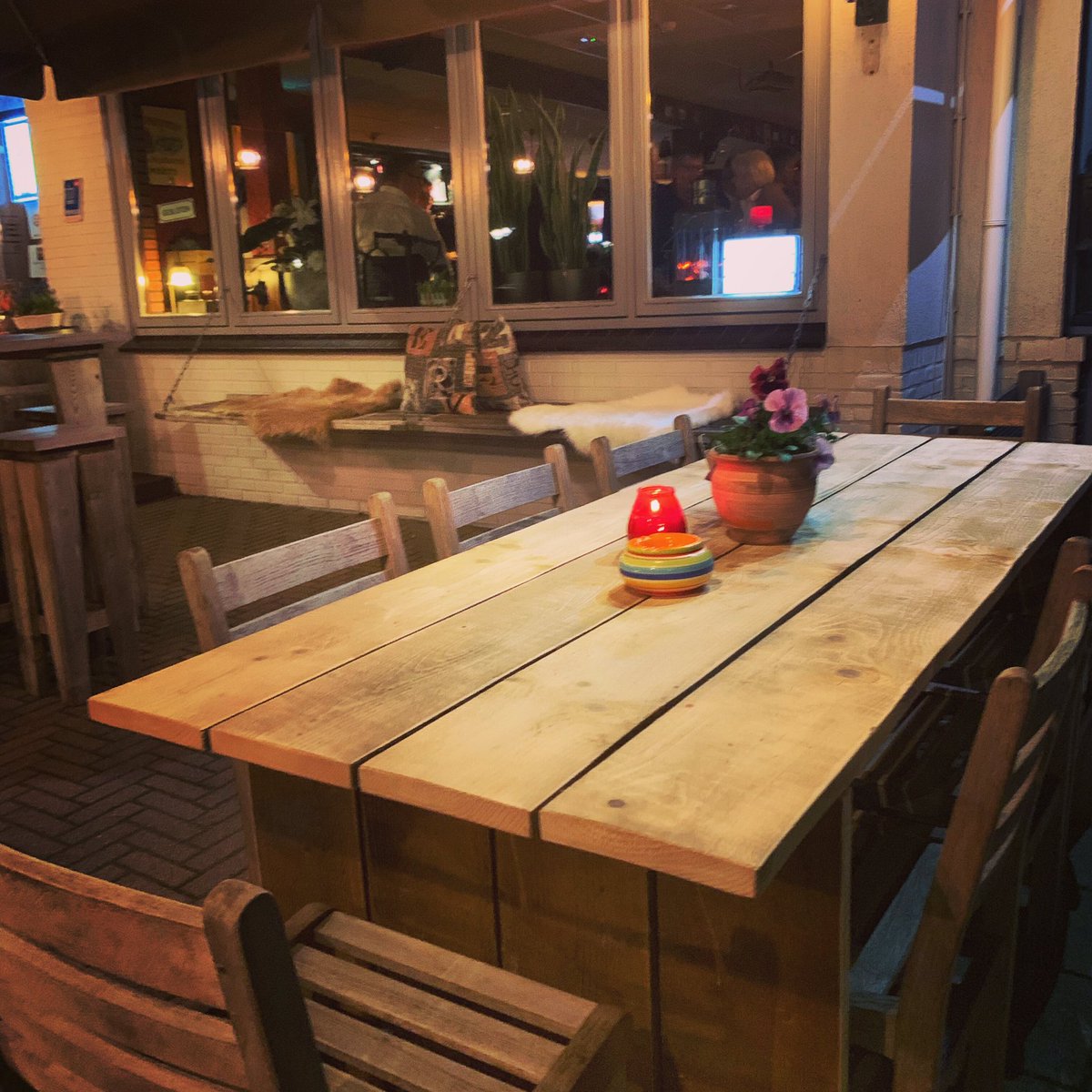 pegecafe's tweet photo. Dit weekend hebben we Mango Pork. Zaterdag sluiten we om 20 uur ivm een besloten feest. https://t.co/4SYxSUoOLK