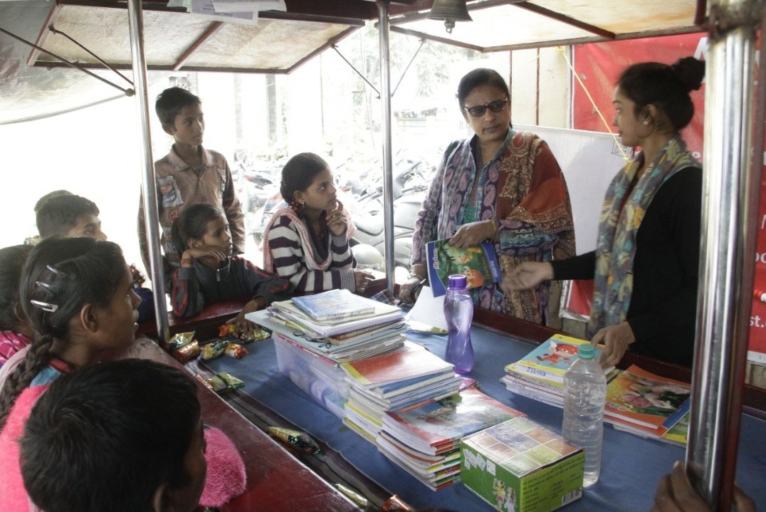 AasraaTrust's tweet photo. Our endeavour to impart #FoundationalLearningSkills for better learning outcomes is boosted with the magnanimous support of @ASEDenDirect who donated #MobileLearningCenter & now support the refurbished vendor cart operating as a #education center Thanks to ASED's S Parthasarthy https://t.co/QQq1p1SF2z
