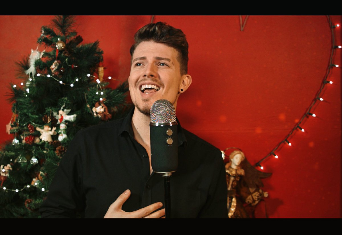@celebspotterSA (@celebspottersa) on Twitter photo <a href="/KyleGrantSinger/">Kyle Grant</a> Grown-Up Christmas list se musiekvideo nuuskurig gaan loer gerus: youtu.be/1ByG6lG-_UU <a href="/KyleGrantSinger/">Kyle Grant</a> Grown-Up Christmas list se musiekvideo nuuskurig gaan loer gerus: youtu.be/1ByG6lG-_UU