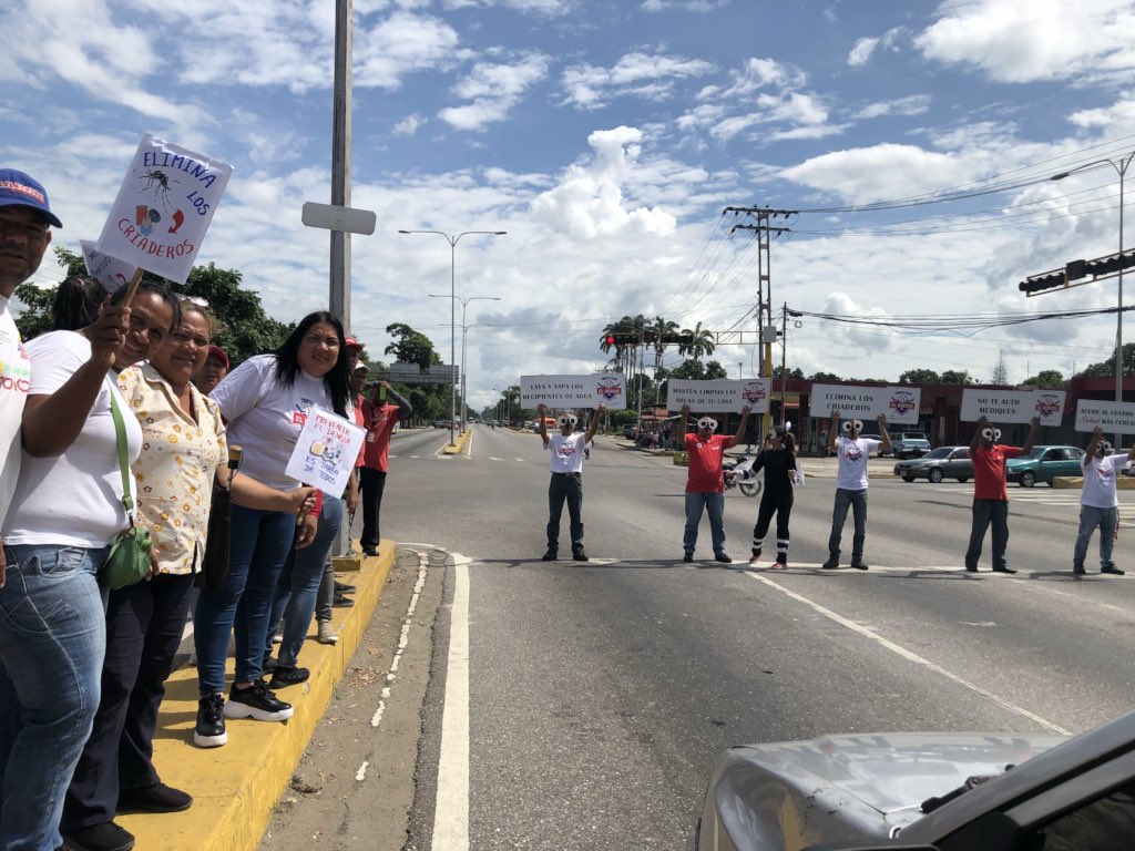 IvsshjavAragua's tweet photo. PREVENCIÓN Y CONTROL !
Equipo de Salud Ambiental @SaludAraguaP visita el Municipio Libertador para realizar actividades en virtud de la campaña de prevención contra el Dengue @NicolasMaduro @RMarcoTorres @juandavila01 @regulolacruz https://t.co/4KBEOTYxLE