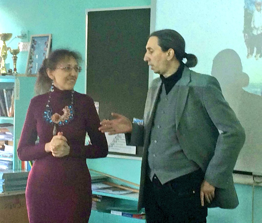 #ЦБС #БиблиотекаПластова Писатели Марина Курылёва и Андрей Медведев на творческой встрече с учащимися 63 школы. Авторы рассказали о своей новой книге "Матвейкин змей".