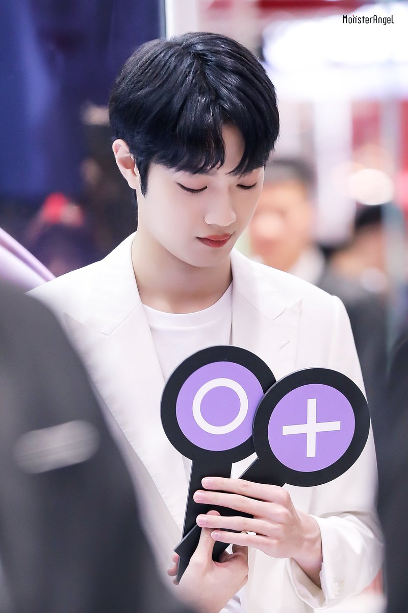 MonsterAngel923's tweet photo. 191115  L’oreal celebrity endorsement in Beijing HD
#라이관린 #Laikuanlin #赖冠霖 #賴冠霖 https://t.co/xtufcObmtn