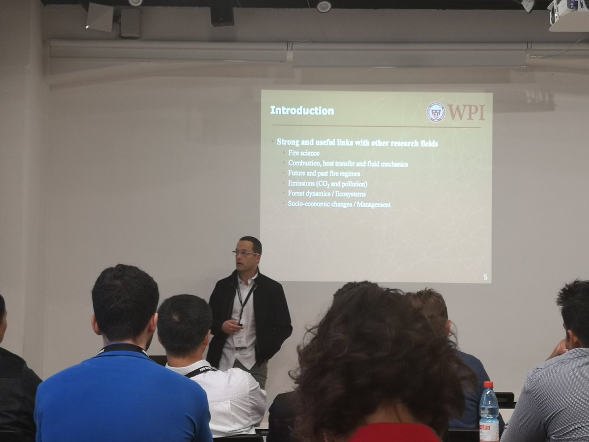MRHanYuan's tweet photo. #APCISS Prof.Simeoni from @WPI is teaching how to model wildland fires! https://t.co/GlXEu5K3nJ