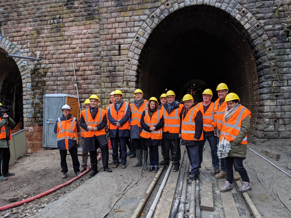 Prefet88's tweet photo. Visite du chantier des travaux du tunnel de Vanémont (pour une ré-ouverture de la ligne Arches/Saint-Dié des Vosges), par P. ORY @Prefet88, D. VALENCE Vice-Président de la Région Grand Est et M. BIZIEN Directeur Territorial SNCF Réseau Grand Est.
Photos : SNCF Réseau Grand Est https://t.co/TNKt5Pvkxk