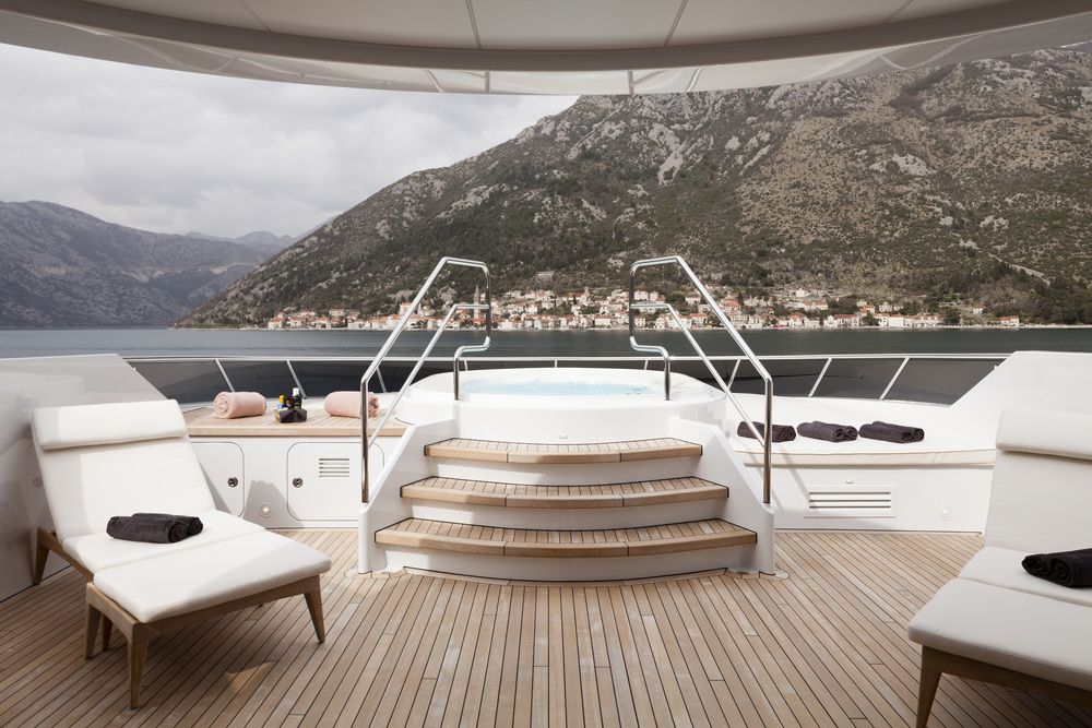 #superyacht #superyachttoys #superyachts #yachtlife #yachting #yacht #yachties #yachts #yachtcrew #instagood #oceanlife #instaluxury #deckhand #stewardess #superyachtcrewagency #ocean #watersports