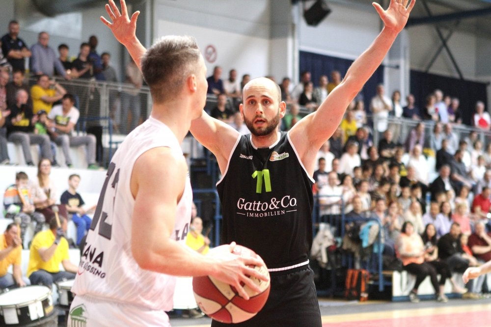 Basket Flames tweet media