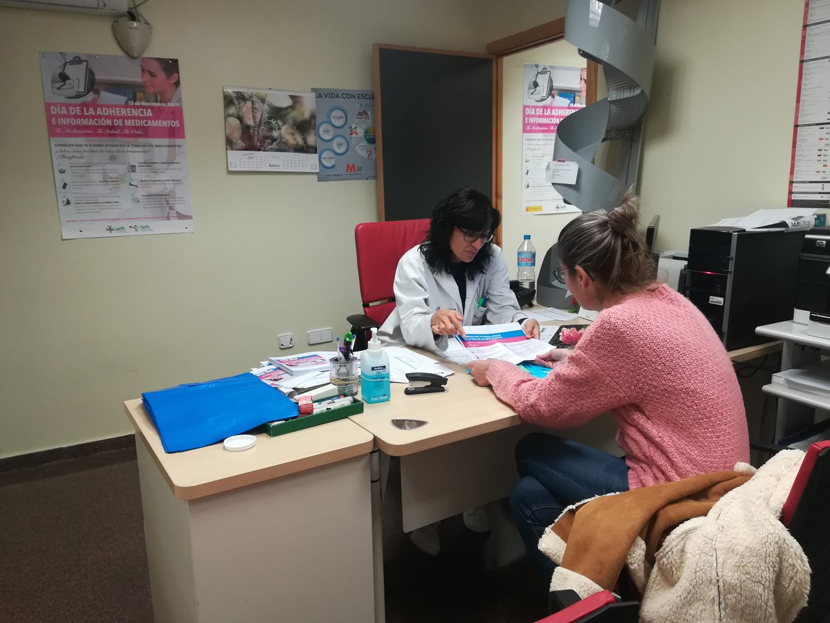 Celebramos el #DiaAdherencia2019 en <a href="/FarmaciaHCUVA/">Servicio Farmacia Arrixaca</a> explicando a nuestros pacientes, como cada día, la importancia de la adherencia al tratamiento. <a href="/AreaUnoArrixaca/">Área 1 Arrixaca</a> <a href="/sefh_/">S.E.F.H</a>