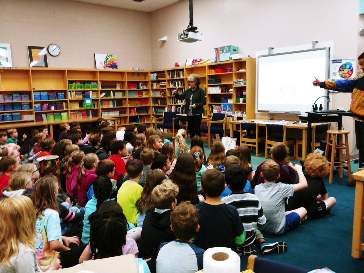 dsealesinthelibrary tweet media