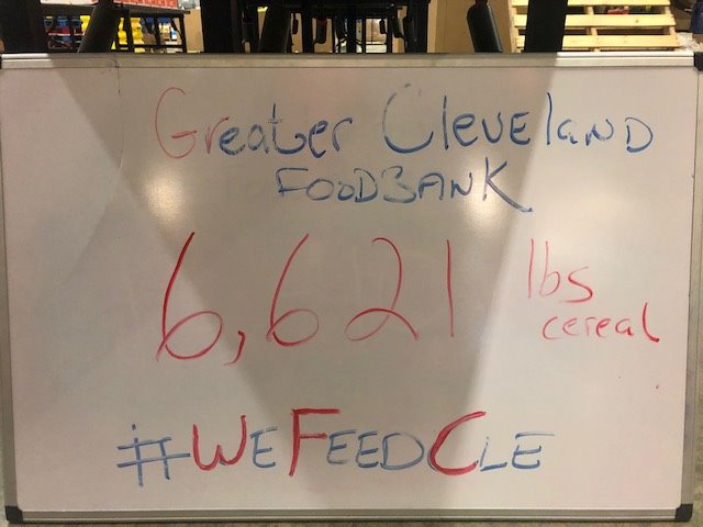 probuilthomes's tweet image. ProBuilt was out helping the Greater Cleveland Food Bank pack 6,621 lbs of cereal! #volunteers #probuilt