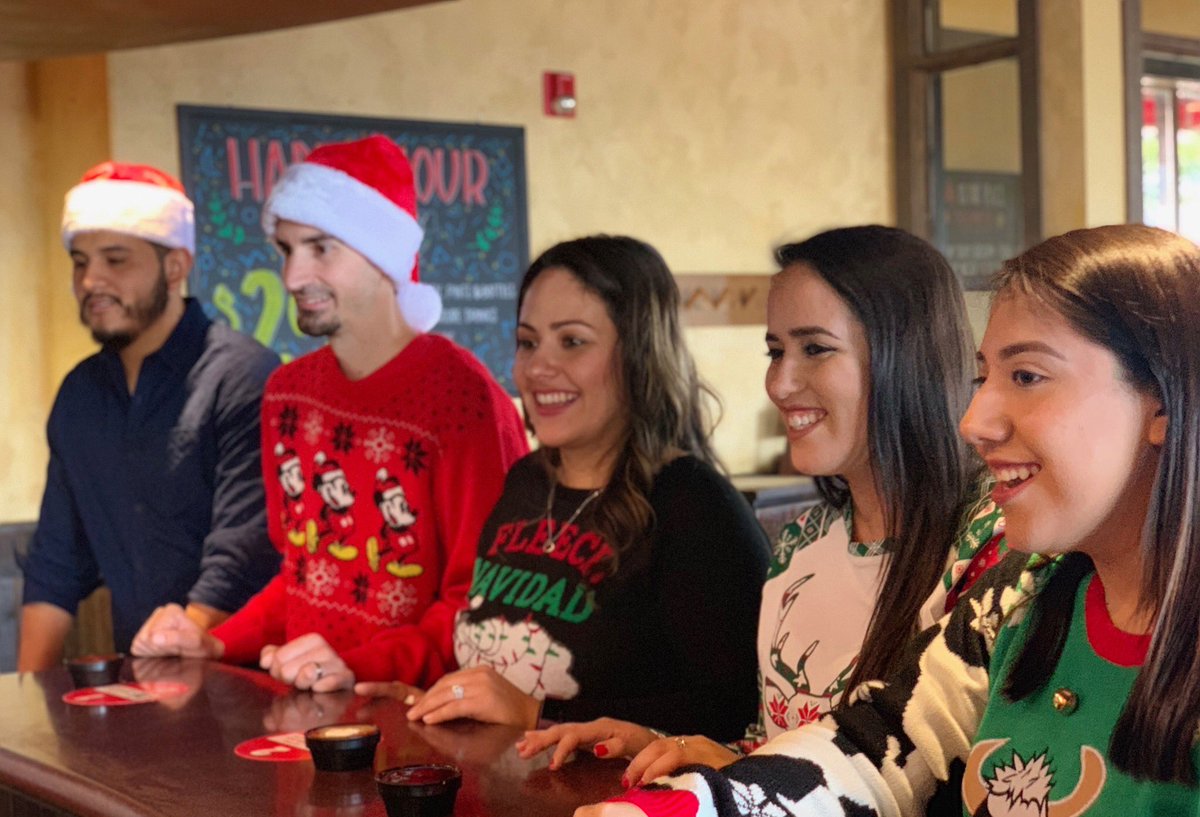 🎄Holiday gatherings are a lot more fun when you don’t have to do the cooking OR cleaning!!🎄

Got a big group? 
✅We can handle that! Call to book your reservations ahead of time. ✏️🗓

#Holidays #Parties #Reservations #MongoMagic