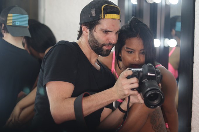 Backstage fotogr&aacute;fico con  @SusanaMendez01 by ModelsMaster #follow #modelsmaster #fotografia #video #maquillaje<a class="tags" target="_blank" title="On Twitter" href="/?out=eyJ0eXAiOiJKV1QiLCJhbGciOiJIUzUxMiJ9.eyJpYXQiOjE3MjU0NTA3MzksImlzcyI6InR3cG9ybnN0YXJzLmNvbSIsIm5iZiI6MTcyNTQ1MDczOSwiZXhwIjoxNzU2OTg2NzM5LCJyZWRpcmVjdF91cmwiOiJodHRwczovL3R3aXR0ZXIuY29tL1N1c2FuYU1lbmRlejAxIn0._CMZkmmZjd9G0xKYH_ZkzN75_lMxmdd-h5eykp9MYUCp7puq8UWzvTVTiaWdQX6le8wNTtvT2h5mbKIYkBPECg">@SusanaMendez01</a><a href="/tag/follow"class="tags"><span>#follow</span></a><a href="/tag/backstage"class="tags"><span>#backstage</span></a><a href="/tag/video"class="tags"><span>#video</span></a><a href="/tag/colombia"class="tags"><span>#colombia</span></a><a href="/tag/webcam"class="tags"><span>#webcam</span></a><a href="/tag/webcamgirl"class="tags"><span>#webcamgirl</span></a>