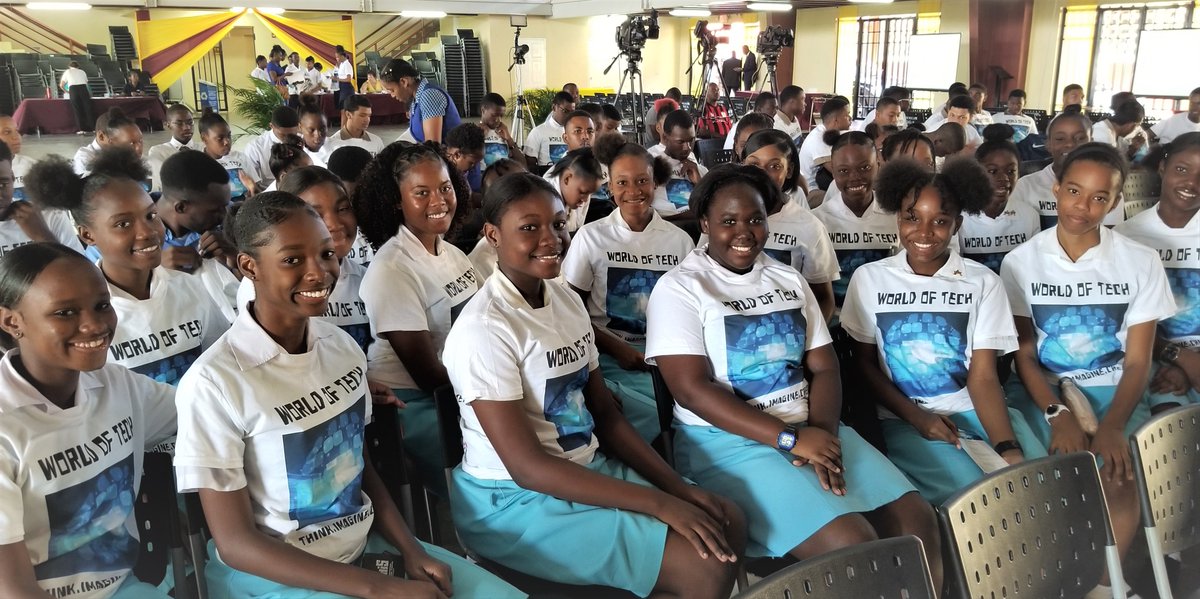 CanadaJamaica's tweet photo. It was an informative day for 100 students from High Schools across Jamaica as they explored the #WorldOfTech at the @CusoIntl event. High Commissioner @peters_lj delivered the keynote & highlighted the importance of #innovation in #technology for the Global Economy. @MSETGovJM https://t.co/bbPO6hur0k