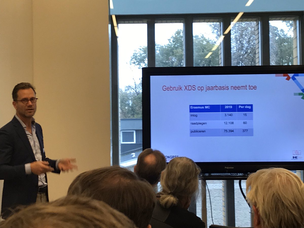 Erik Swarter <a href="/ErasmusMC/">Erasmus MC</a> vertelt tijdens #iherso19 welke enorme stappen er zijn gemaakt in de datauitwisseling binnen regionale oncologische netwerken via XDS <a href="/RijnmondNet/">RijnmondNet</a> RENWBR