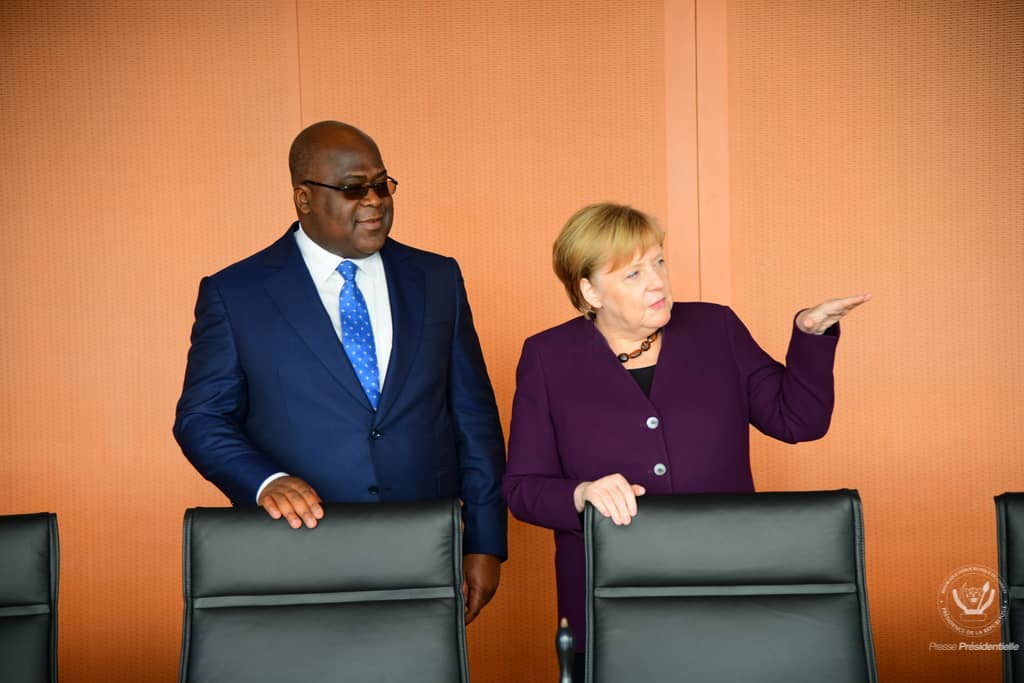 elietuseku's tweet photo. Le photographe de la @Presidence_RDC ds le 5 à 7 premiers mois du début du quinquennat de @fatshi avec tes photos là pardon #Dieutevoit. https://t.co/E00qGiZ0TB