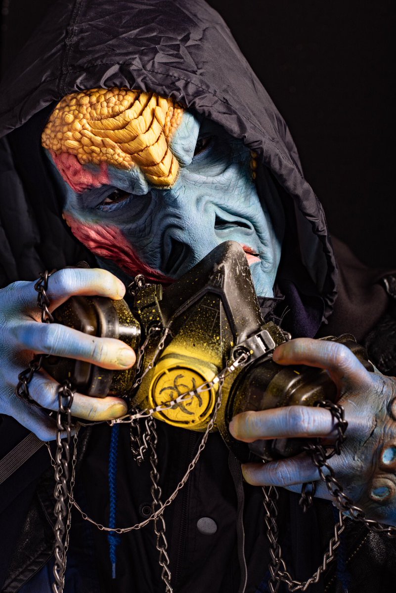 Photoshoot of the results of the Prosthetic Makeup Masterclass in Rotterdam 🎭 made by graduates of @cinemamakeupschool as part of the International Internship Program 👩🏻🎓.
🎨 Artists @moomemao @cindywoodsmua.
📸 Photographer @sarali.art.
👽 Model @aaron_delucoire. https://t.co/YJMPJ45W02