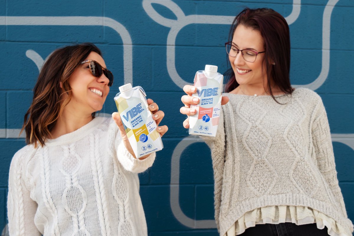 vibeteas's tweet photo. Careful, smiling while drinking VIBE is contagious😜 https://t.co/RrFM1PuGv8