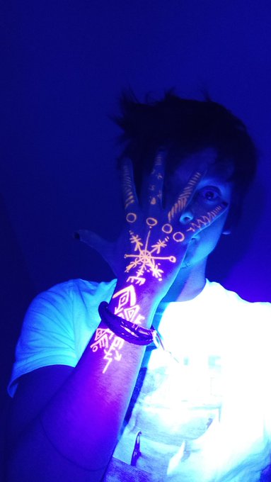 Going live at https://t.co/O02t8Paw7W Short stream so tune in ^^ https://t.co/blalJwjICd<a href="/tag/lsd"class="tags"><span>#lsd</span></a>